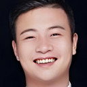 张涛 als Zhang Zishuang (Snow Village)