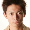 Momosuke Mizutani als Shinji / Kamen Rider Ryuki