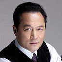 王新民 als Jiang Jin