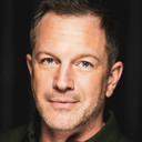 Thierry-Maxime Loriot als Self