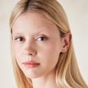 Mia Goth als Maxine Minx / Pearl