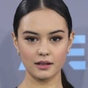 Courtney Eaton als Sarah