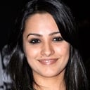 Anita Hassanandani Reddy als Special Appearance in "Ishq Bina" Song