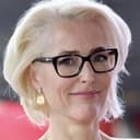 Gillian Anderson als Queen Vorkana (voice)