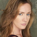 Alexis Moeller als Lucy Royal