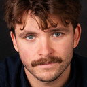 Tom Dawson als Michael Ward