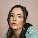 Olivia Frances Brown als Miss Hanson