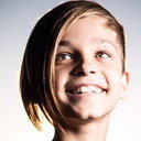 Recker Eans als Young James