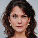 Lidewij Mahler als Linda