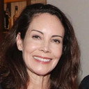 Meggan Lennon als Maya Burroughs