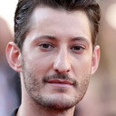 Pierre Niney als Pierre