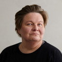 Niina Hosiasluoma als Woman at work