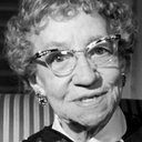 Fanny Tremblay als Une dame patronnesse