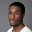 Shameik Moore als Stuart