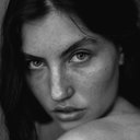 Jordan Monaghan als June
