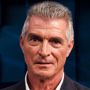 Manolo Sarriá als Self - Host