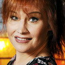 Mari Vainio als Luutnantti Anni Marja Sievänen
