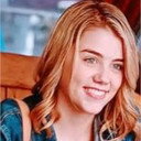 Lindsay Bushman als Sarah