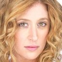 Caissie Levy als Diana Goodman