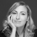 Ksenia Guinea als Vera Zhelikovsky