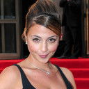 Arzu Bazman als Krankenschwester