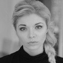 Charlie Bond als Cindy Glass