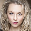 Jessica Ellerby als Club Girl in London