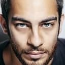 Eilias Changuel als Gilbert / Brigadier / Droïde (voice)