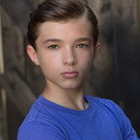 Austin Leo als Young Cale