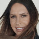 Karla Sofía Gascón als Emilia / Manitas