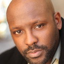 Michael James Lazar als Officer James