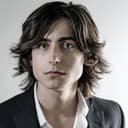 Aidan Gallagher als Number Five