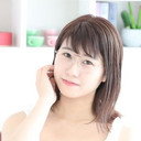 Niko Minami als 新山 春香