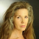 Jennifer Guy als The Wench