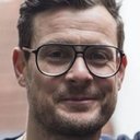 Simon Bonde als Himself