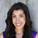 Rachna Khatau als Radhika Malhotra
