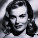Shirley Eaton als Phoebe Stewart