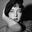 Carolyn Jones als Shirl