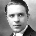 Louis Darclay als The Toad