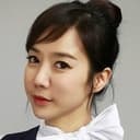 Jung Jung-ah als Ji-won's Secretary