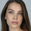 Yaren Güldiken als Pelin