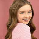 Emma Oliver als Sarah Hunter