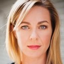 Joanne Hunt als Amanda Bradford