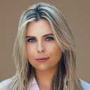 Mandy Heruer als Self - Real Estate agent Montlaré