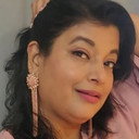 Ambika Ranjankar als Komal Hansraj Hathi