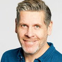 Tony Livesey als Self - Host