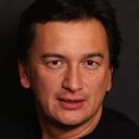 Stéphane Rodin als Pierre Latour, le journaliste et plongeur