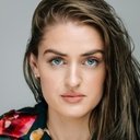 Holly Hawkins als Zana Hadzik