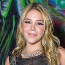 Aysha Benelli als Laura Gianolli