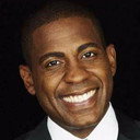 Carlos Watson als Self - Host